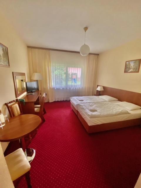 Hotel Mazury Giżycko Exteriör bild